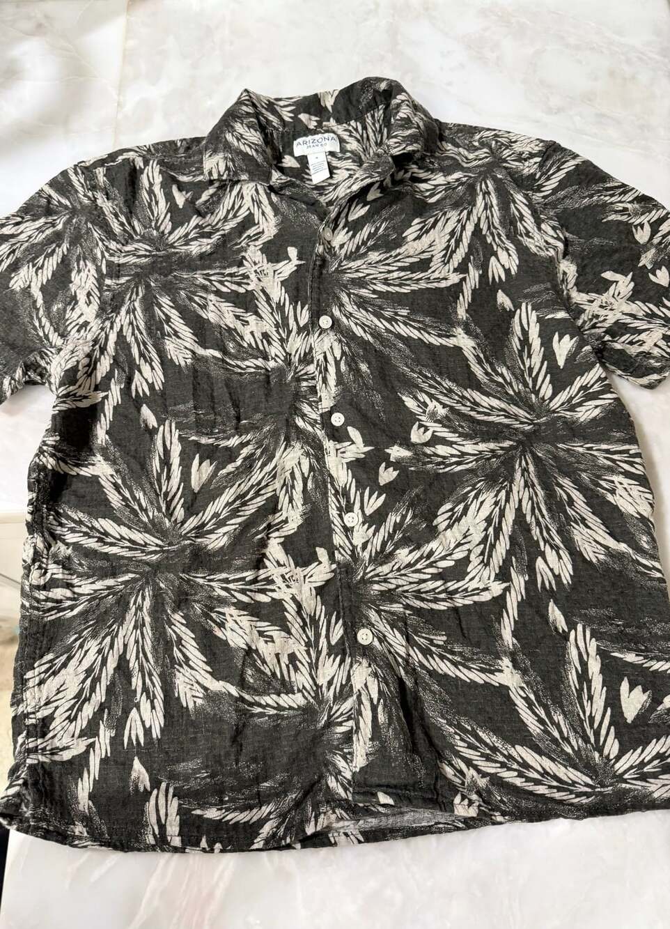 Arizona Jean Co. Short Sleeve Button Down Shirt Size S Palm Leaf